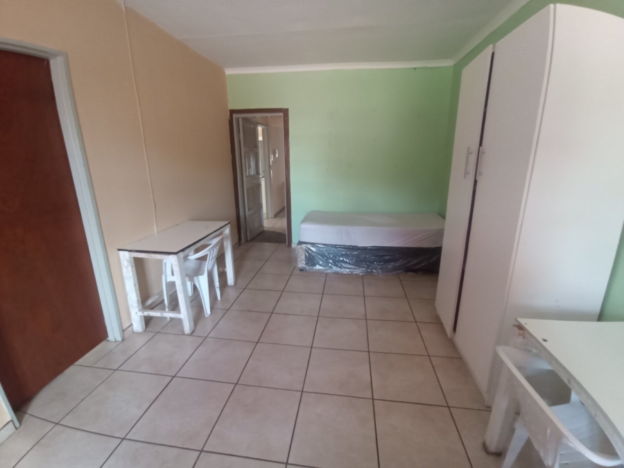 To Let  Bedroom Property for Rent in Bult West North West